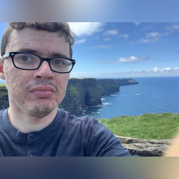 Meet your Posher, Jorge - Picture 1 of 2